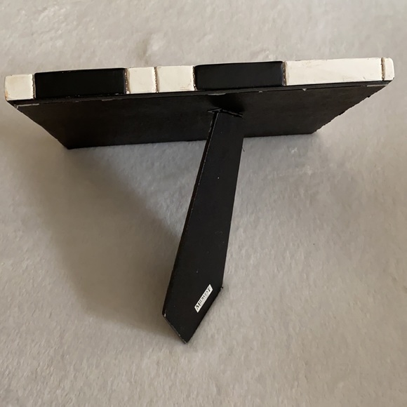 Midwest of Cannon Falls | Soccer Pattern Magnetic Picture Frame Black/White - Picture 2 of 13